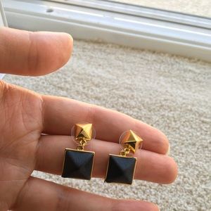 SOLD Vince Camuto earnings